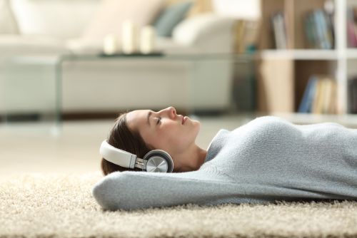 Μουσική: Ποιο είδος προάγει τον ποιοτικό ύπνο;