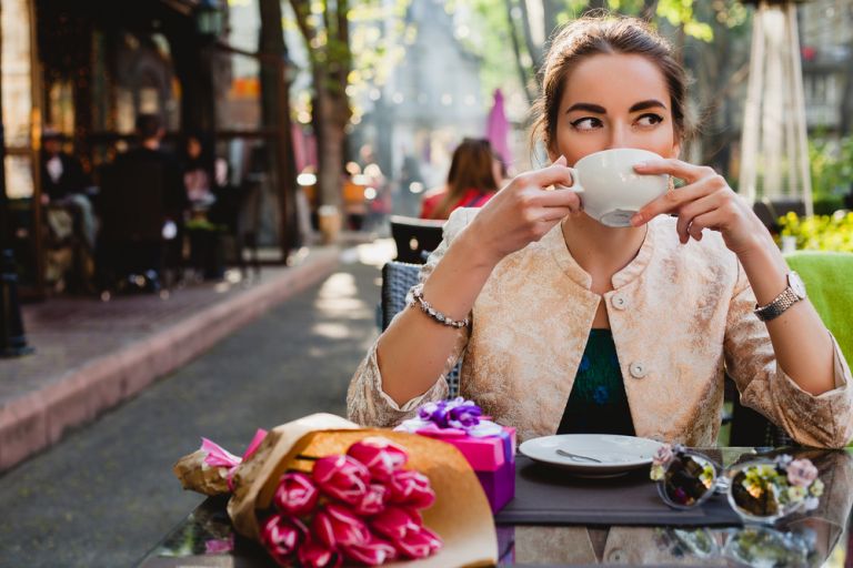 Πέψη: Θα γίνει καλύτερη αν πιείτε καφέ μετά το γεύμα σας; | vita.gr