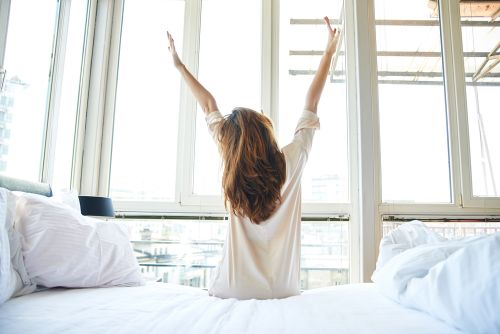 Πρωινό τέντωμα: Γιατί είναι σημαντικό το stretching όταν ξυπνάμε