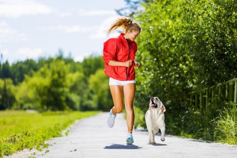Τρέξιμο ή περπάτημα: Ποιο βοηθά την καρδιά και ποιο την απώλεια βάρους; | vita.gr