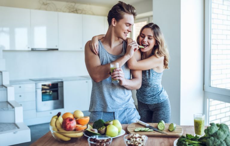 Γυμναστική για ζευγάρια: Γιατί αξίζει να γίνετε το επόμενο «power» couple | vita.gr