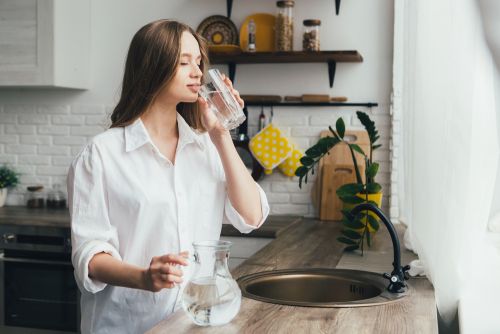 Αφυδάτωση: 4 λόγοι που συμβαίνει και δεν σχετίζονται με το νερό