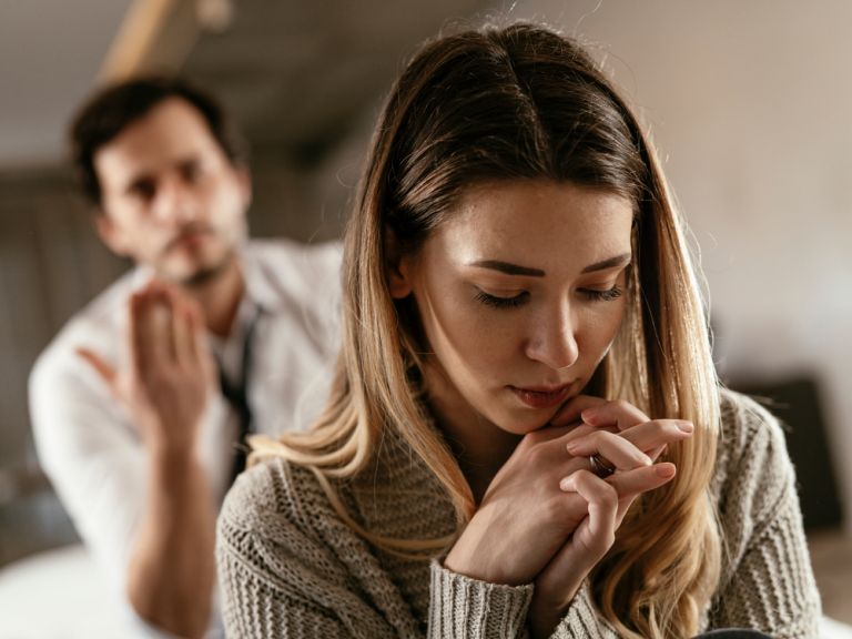 Χρόνιες παθήσεις: Γιατί δεν τις μοιραζόμαστε με τους ανθρώπους μας; | vita.gr