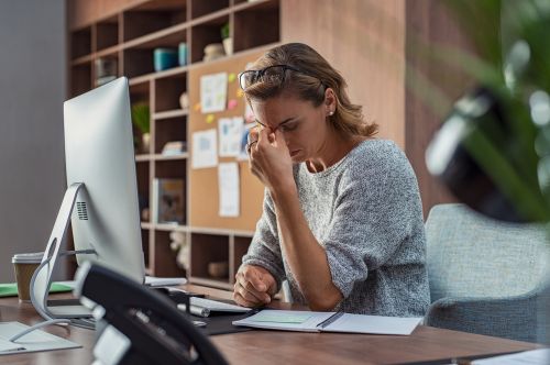 Burnout: 5 σημάδια ότι… πλησιάζει