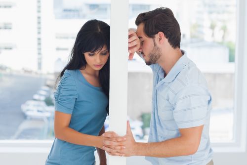 Χωρισμός: Τον περνούν πιο δύσκολα οι γυναίκες ή οι άνδρες;