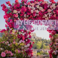 Τα Kylie Cosmetics… προσγειώθηκαν στην Ελλάδα