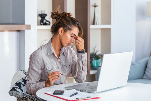 Πονοκέφαλος: 4 tips για γρήγορη ανακούφιση