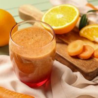 Smoothie με καρότο, μήλο και πορτοκάλι