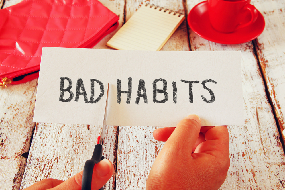 Κακές συνήθειες: Το «κόλπο» για να τις κόψετε είναι πιο απλό απ’ όσο νομίζετε