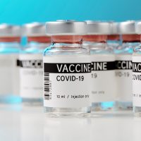 COVID: Η AstraZeneca αποσύρει το εμβόλιο