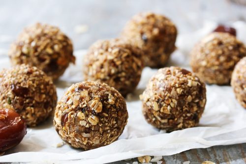 Energy balls με φυστικοβούτυρο, βρώμη και ξηρούς καρπούς