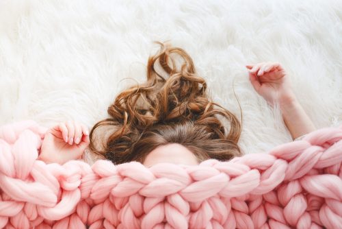 Μαλλιά: Υγιή παρά τον κρύο καιρό; Κι όμως, γίνεται