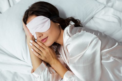 Μάσκα ύπνου: Πώς συνδέεται με την υγεία του εγκεφάλου;