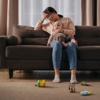 Γονείς: Η ψυχική τους υγεία υποφέρει