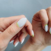 Νύχια: Η τάση «faded pastel» που θα κάνει πιο σοφιστικέ τις εμφανίσεις σας