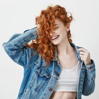 Μαλλιά: 7 αποχρώσεις του κόκκινου που ταιριάζουν σε όλες