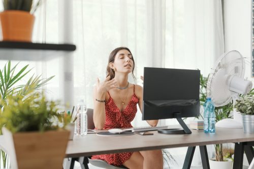 Ζέστη: Πώς επηρεάζει ο καύσωνας τον εγκέφαλο;