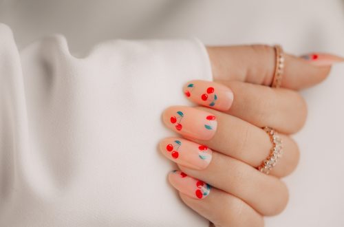 Fruity nails: Αυτή είναι η νέα τάση στο μανικιούρ με τις περισσότερες αναζητήσεις στο Pinterest