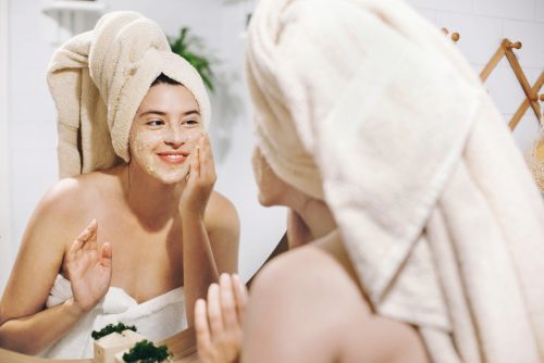 Λιπαρό δέρμα: 4 DIY μάσκες προσώπου κατά της λιπαρότητας