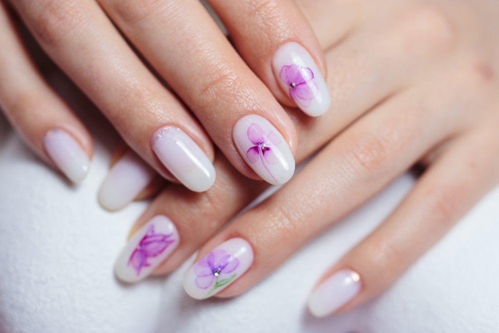 Vacation nails: Τα χρώματα και σχέδια νυχιών των διακοπών