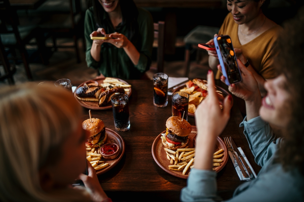 Social media: Feed 