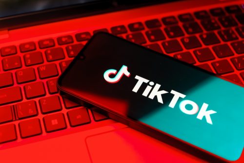 Το TikTok κυριαρχεί – Η νέα γενιά επαναπροσδιορίζει την ψηφιακή συμμετοχή