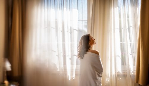 Πρωινό φως ή καφές: Ποιο είναι το καλύτερο ελιξίριο ενέργειας;