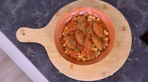 Σουτζουκάκια με κοφτό μακαρονάκι