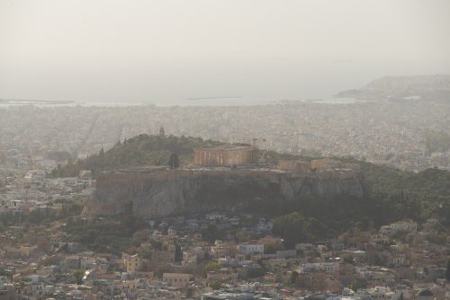 Ο καιρός σήμερα: Ζέστη και αφρικανική σκόνη – Έρχεται πτώση θερμοκρασίας