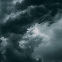 Άστατος ο καιρός σήμερα: Καταιγίδες και αφρικανική σκόνη ξανά