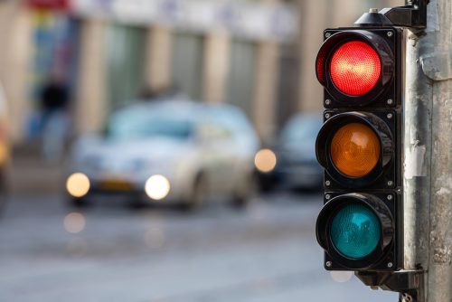 «Ελληνικός σταυρός» στα φανάρια: Τι πρέπει να κάνετε αν το συναντήσετε