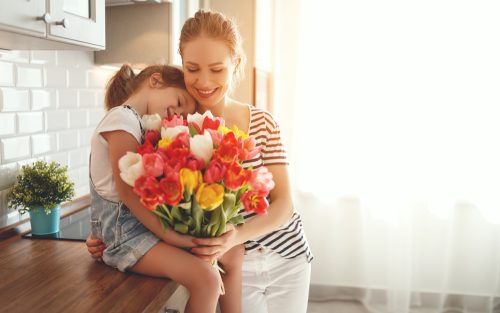 Γιορτή της Μητέρας: 3 ίσως άγνωστες αλήθειες που θα σας εκπλήξουν!