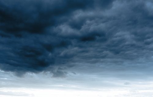 “Αγριεύει” ο καιρός: Ισχυρές βροχές και καταιγίδες σε τρεις περιοχές