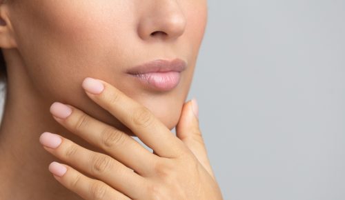 Naked manicure: Το εύκολο mani που μπορείτε να κάνετε στο σπίτι