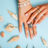 Marine nails: Νύχια εμπνευσμένα από τη θάλασσα και τους «θησαυρούς» της