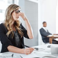 Πολλή κούραση; Να πώς θα παραμείνετε… ξύπνιοι στο γραφείο