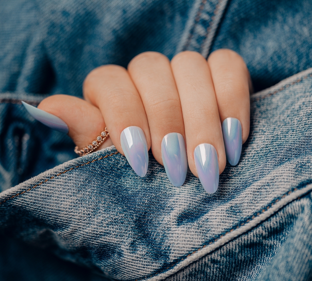 Aurora nails: Το καλοκαιρινό μανικιούρ που θυμίζει Βόρειο Σέλας
