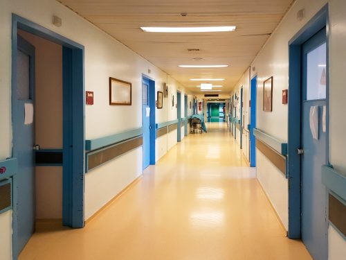 Bραχιολάκι ιχνηλάτησης στις εφημερίες: Ξεκίνησε σήμερα στον Νοσοκομείο Ευαγγελισμός