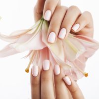 7 υπέροχα nail designs για τις πρώτες καλοκαιρινές αποδράσεις