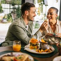 Mindful dating: Συνειδητά ραντεβού για αγάπη χωρίς βιασύνη