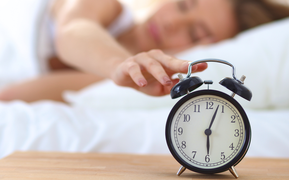 Το “snooze” κάνει θραύση – Κόντρα στις οδηγίες των ειδικών