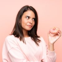 Ζάχαρη: 7 προειδοποιητικά σημάδια ότι το’ χεις παρακάνει
