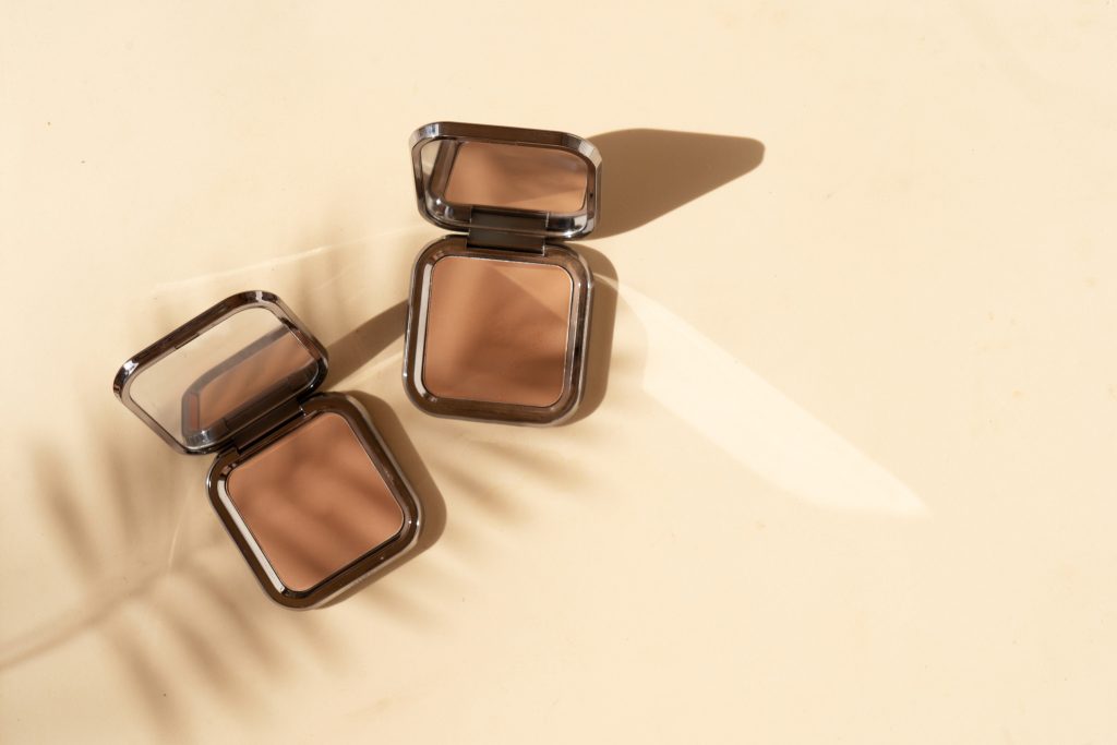 Bronzer: Τα hacks για να το εφαρμόζετε σαν επαγγελματίας makeup artist