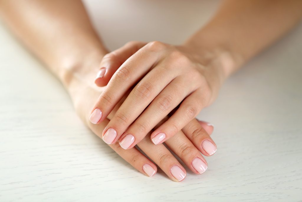Cookie Cream nails: Το γαλακτερό μανικιούρ… αλλιώς!