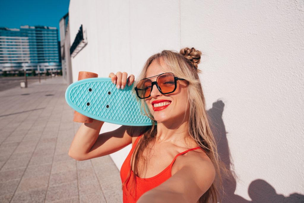 Cool-toned blonde: Το ξανθό που θα είναι in όλο το καλοκαίρι