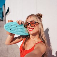 Cool-toned blonde: Το ξανθό που θα είναι in όλο το καλοκαίρι