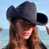 Hailey Bieber: Δείτε τα εντυπωσιακά lemon drop martini νύχια της