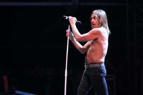 Ίγκι Ποπ: Σε… φέρετρο έφυγε από το stage!