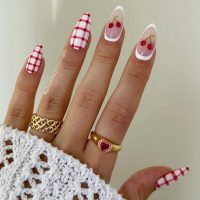 Καρό νύχια: Τα nail designs που αξίζει να δοκιμάσετε