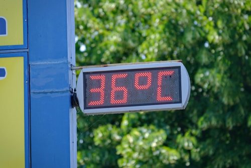 Καιρός: Ζέστη με βροχές και καταιγίδες –  Έως 36 βαθμούς το θερμόμετρο